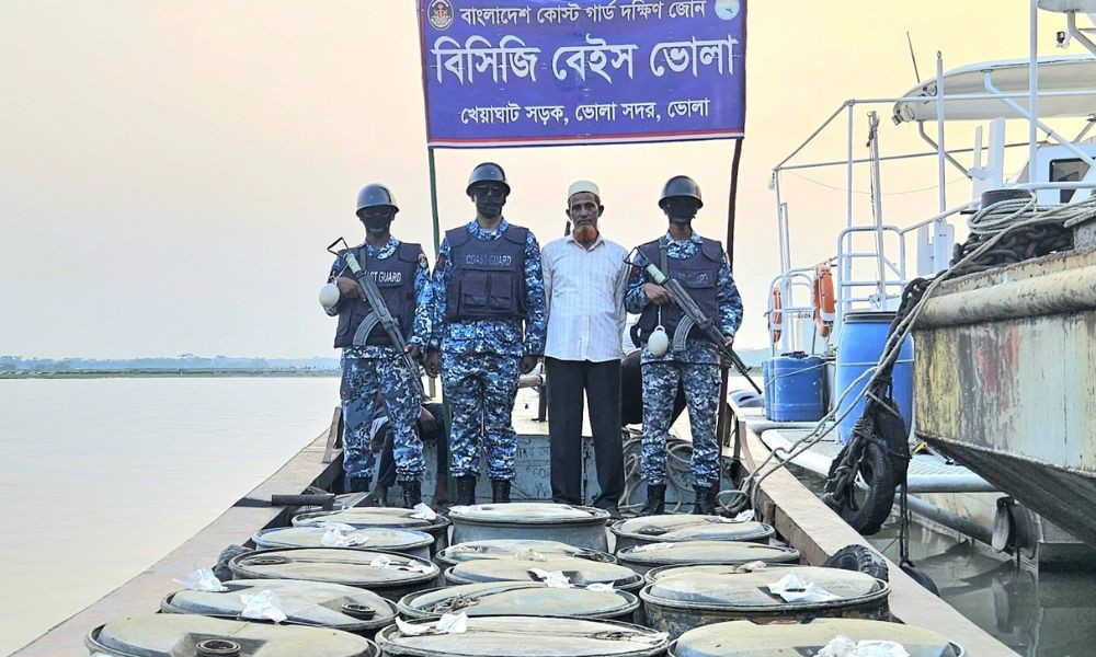 অবৈধভাবে পেট্রোল পরিবহনকালে ৪ হাজার লিটার জ্বালানি জব্দ