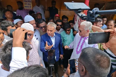 বিএনপি-জামায়াতের পাল্টাপাল্টি স্লোগানে মঞ্চে উঠতে পারেননি সেতুমন্ত্রী
