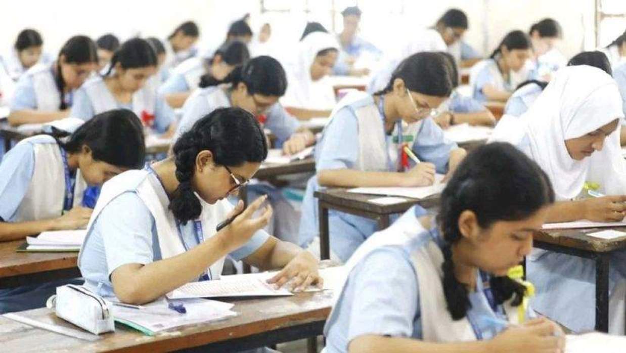 এইচএসসি রসায়ন দ্বিতীয়পত্রেও প্রশ্নে ভুলের অভিযোগ, বিভ্রান্তিতে পরীক্ষার্থীরা