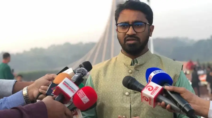 ‘আমাকে কেউ ব্যক্তিগতভাবে আক্রমণ করবে, আর আমি তাকে চুমু দিবো না’: রাশেদ খাঁন