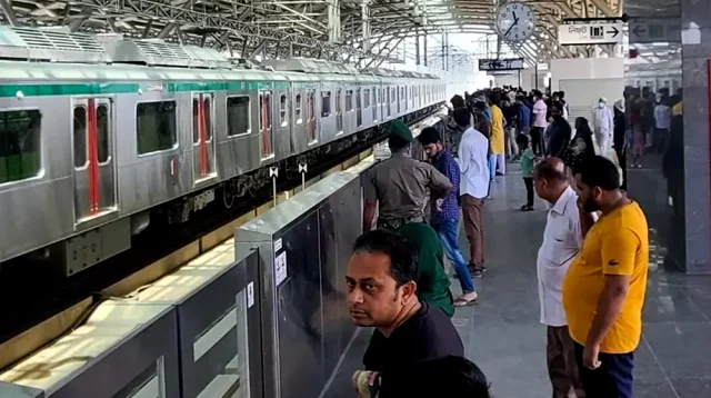 মেট্রোরেলসহ সব রেলে প্রতিবন্ধী, শিক্ষার্থী ও প্রবীণদের ২৫% ভাড়া ছাড়