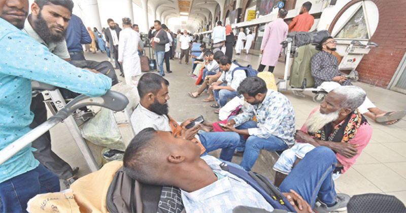 মধ্যপ্রাচ্যের উত্তেজনায় অনিশ্চয়তায় প্রায় ৭০ লাখ বাংলাদেশি প্রবাসী