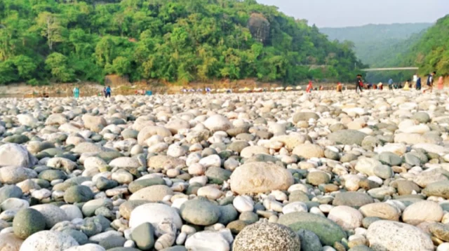 পর্যটক বরণে প্রস্তুত জাফলং, নিরাপত্তার চাদরে মোড়ানো প্রতিটি স্পট