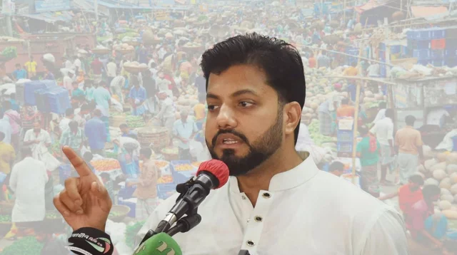 রমজানে মজুতদারদের বিরুদ্ধে কঠোর হুঁশিয়ারি মুক্তিযুদ্ধ প্রতিমন্ত্রীর