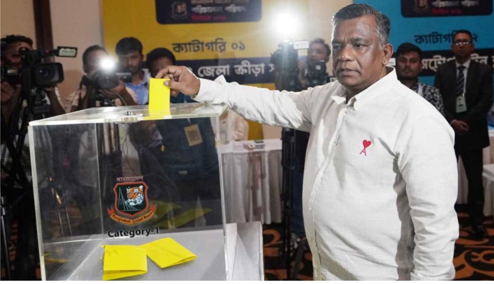 নতুন মেয়াদে বিসিবি সভাপতির দায়িত্ব গ্রহণ : আমিনুল ইসলাম বুলবুল