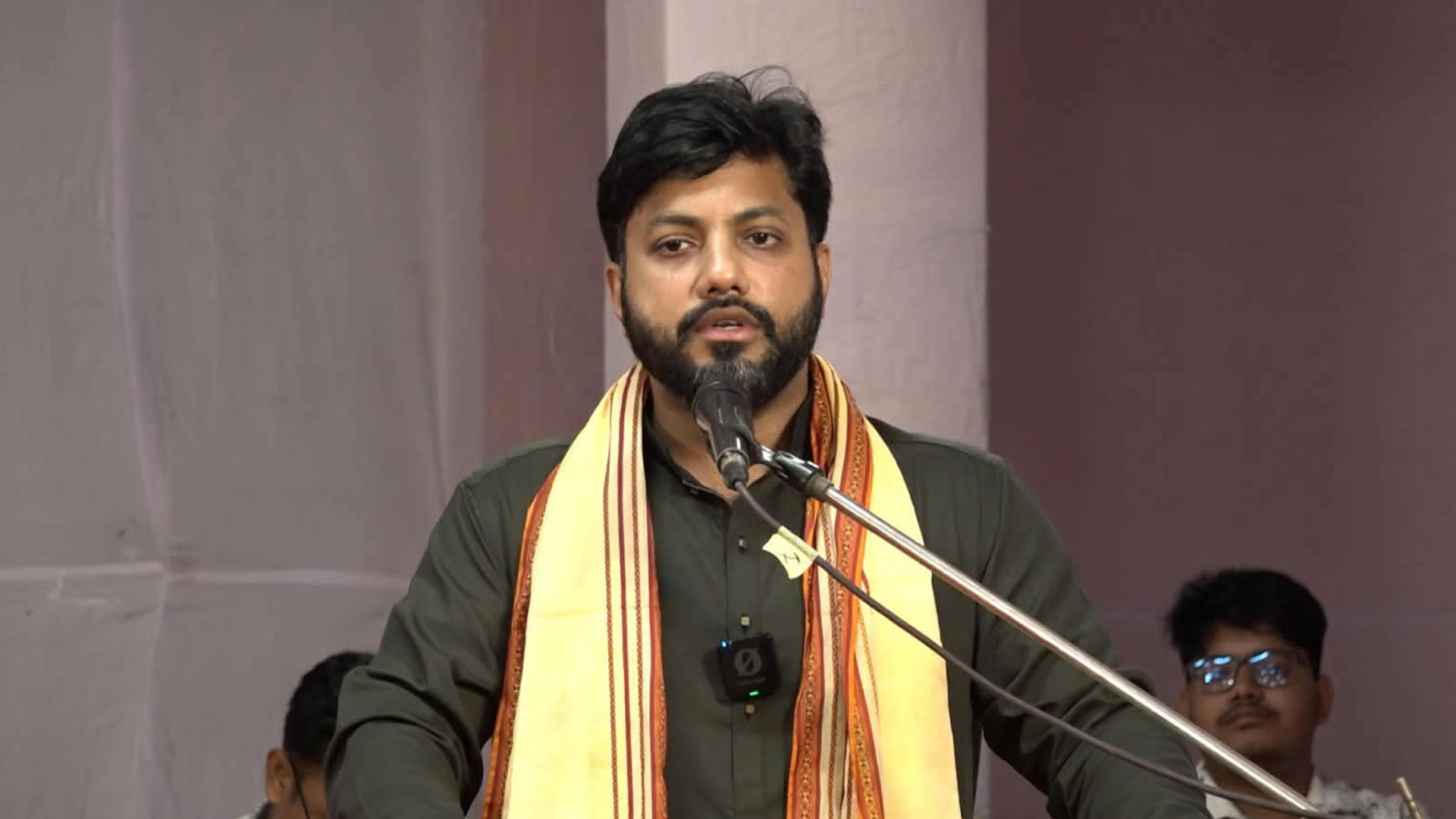সবার আগে মানুষ, এরপর বাঙালি-এটাই আমাদের প্রধান পরিচয়: ইশরাক হোসেন