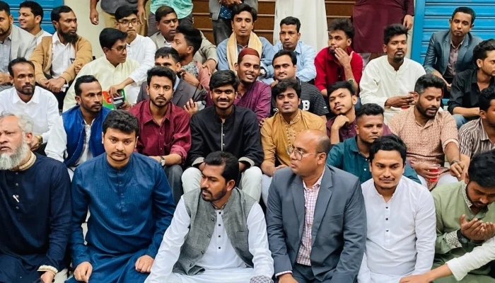 গণঅধিকার পরিষদের গণইফতারে অংশ নিলেন নুরুল হক নুর