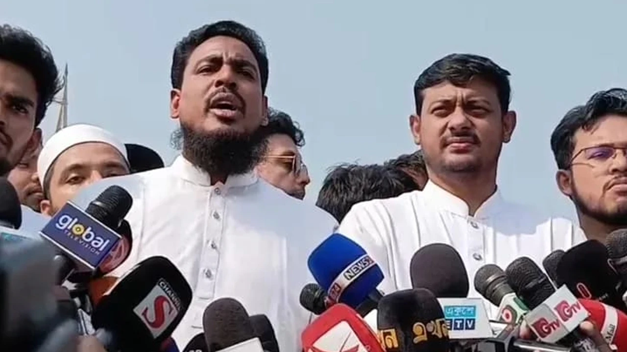 স্বাধীনতার চেতনার সঙ্গে প্রতারণা হচ্ছে বলে মন্তব্য আখতার হোসেনের