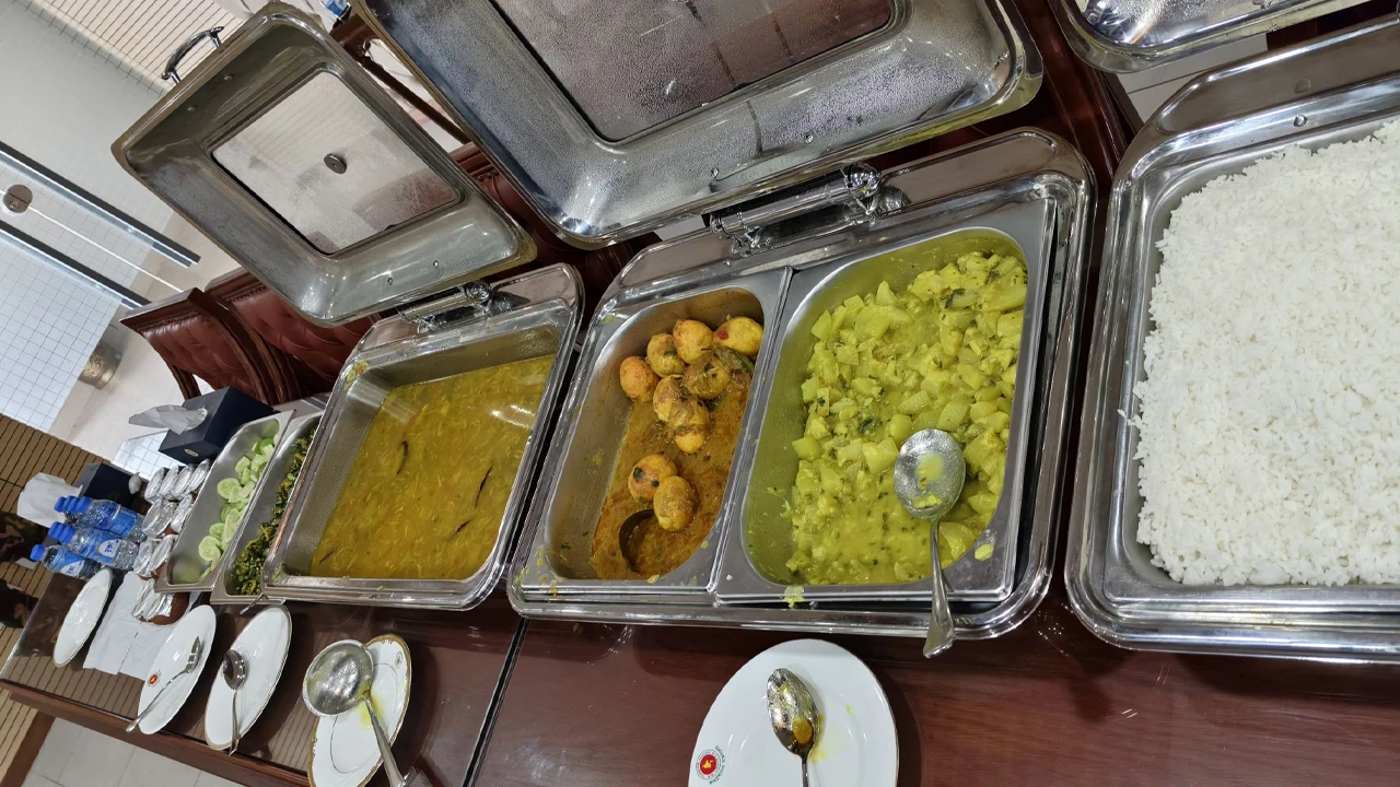 প্রধানমন্ত্রীর কার্যালয়ে খাবারের বাজেট পাঁচ গুণ কমানো হয়েছে: উপদেষ্টা