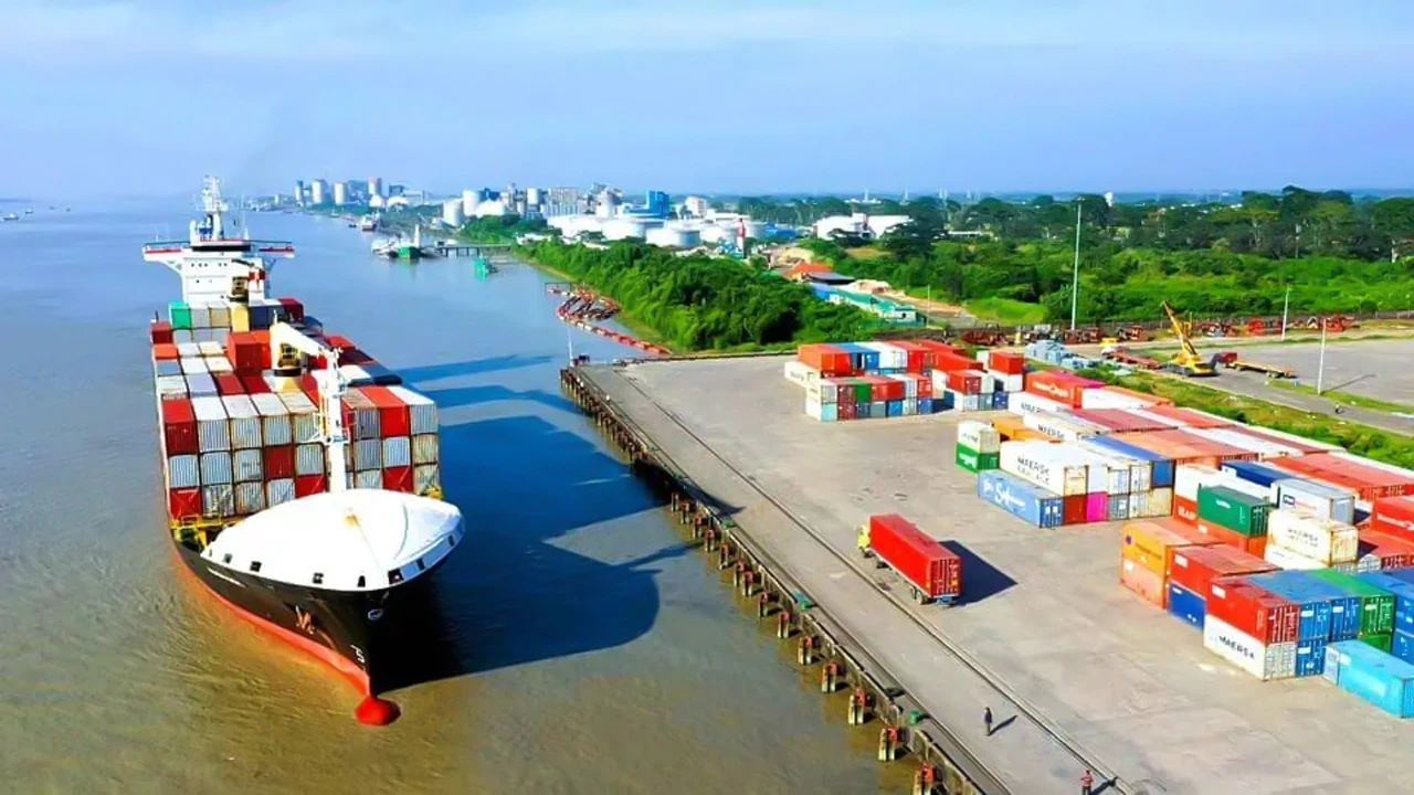 মোংলা বন্দরে রাজস্ব আয়ে নতুন রেকর্ড