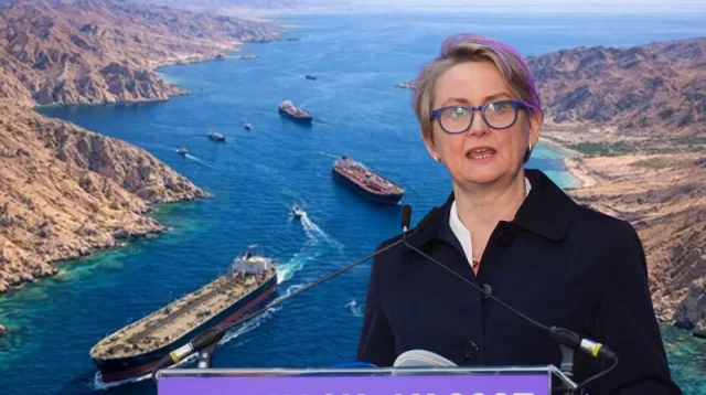 হরমুজ প্রণালিতে ‘বন্ধু রাষ্ট্র’ জাহাজে টোল মওকুফের ইঙ্গিত ইরানের