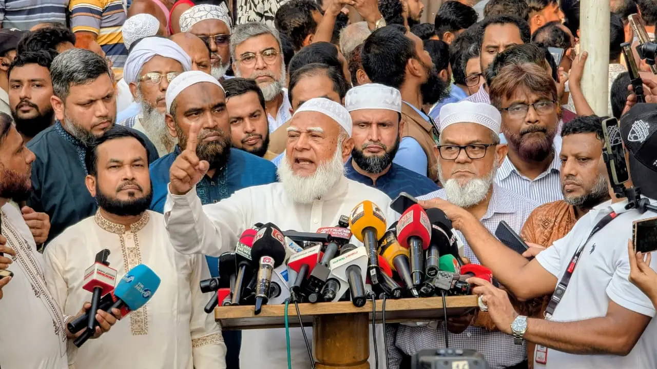 রাড্ডায় স্বাস্থ্যকেন্দ্র পুনঃপ্রতিষ্ঠায় জামায়াতের ৫০ লাখ টাকা অনুদান