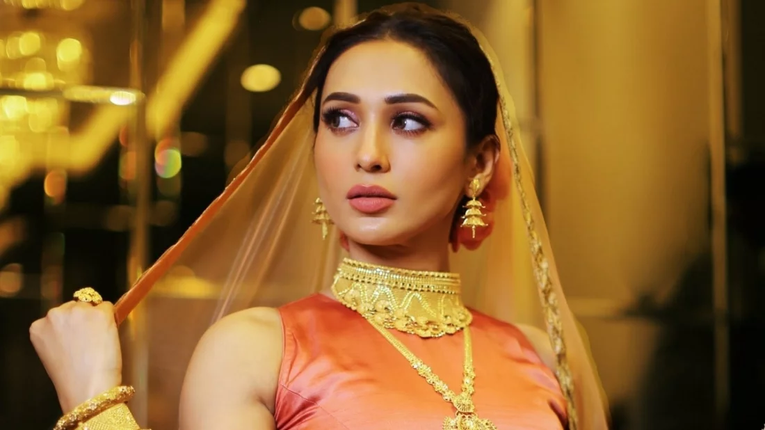 ডিসেম্বরে বিয়ের পিঁড়িতে টালিউড অভিনেত্রী মিমি চক্রবর্তী?
