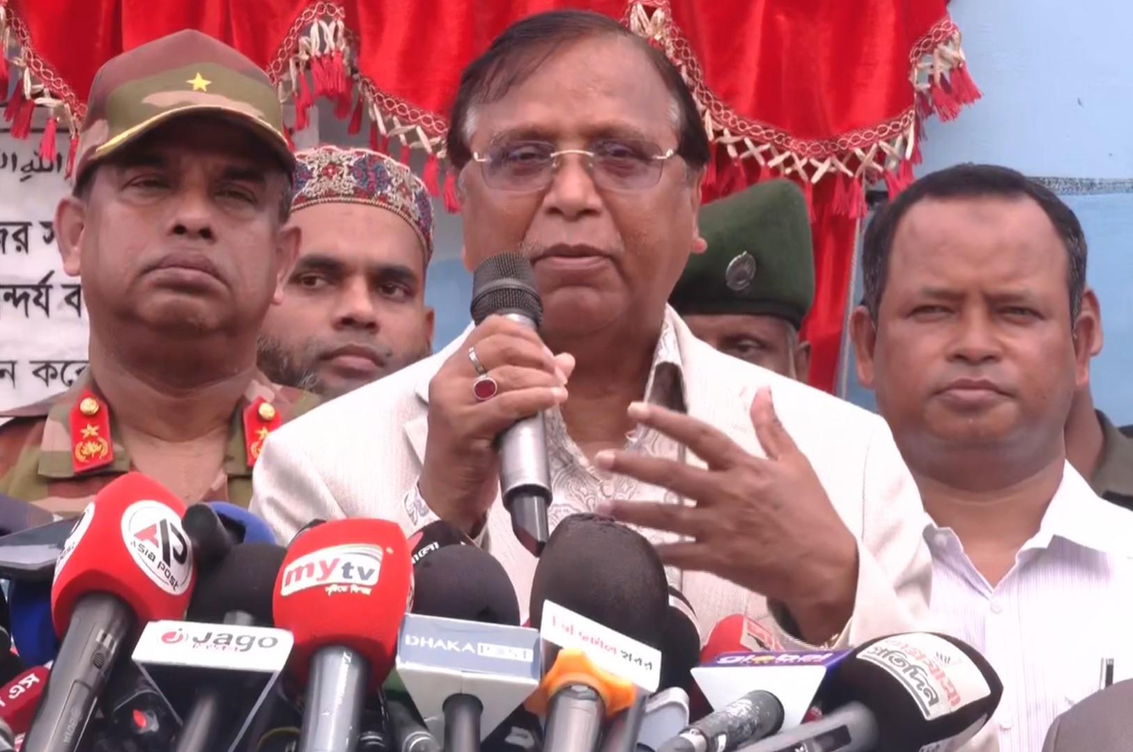 ঢামেকের ফুটপাত দখলমুক্ত করে নান্দনিক পরিবেশ গড়তে পাইলট প্রকল্পের উদ্বোধন