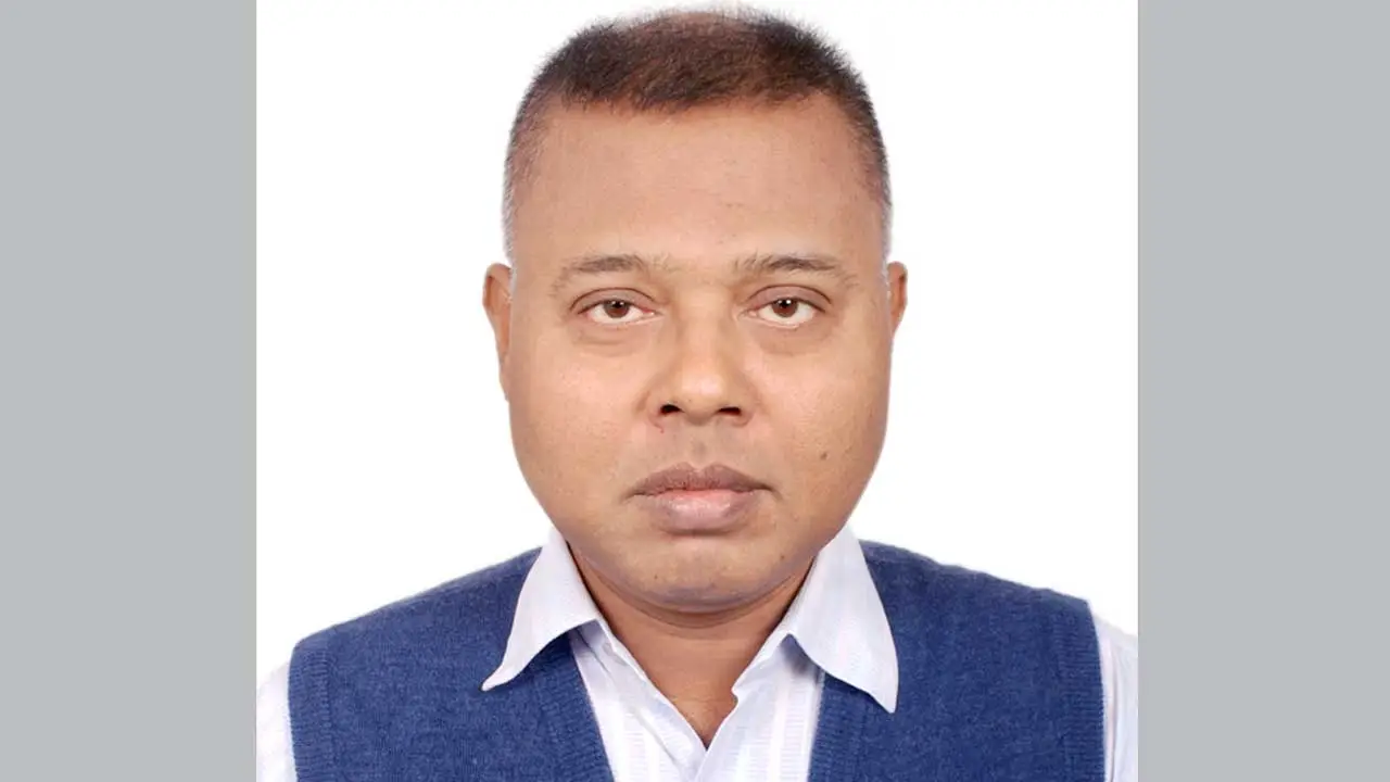 সন্তানের চিকিৎসায় সঞ্চয় শেষ, এবার কিডনি বাঁচাতে মানুষের সহায়তা চান শিক্ষক