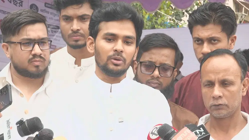 শেখ হাসিনাকে রাজনৈতিক বক্তব্যের সুযোগ দিলে তা হবে ভারতের প্রত্যক্ষ ইন্ধন: আসিফ মাহমুদ