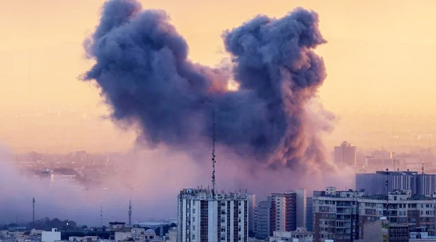 কাতারের আল-উদেইদ ঘাঁটিকে লক্ষ্য করে ক্ষেপণাস্ত্র হামলা