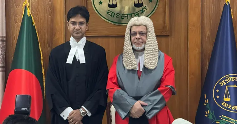 হাইকোর্টের স্থায়ী বিচারপতি হিসেবে শপথ নিলেন সংস্কৃতিমন্ত্রীর ছেলে দেবাশীষ রায় চৌধুরী