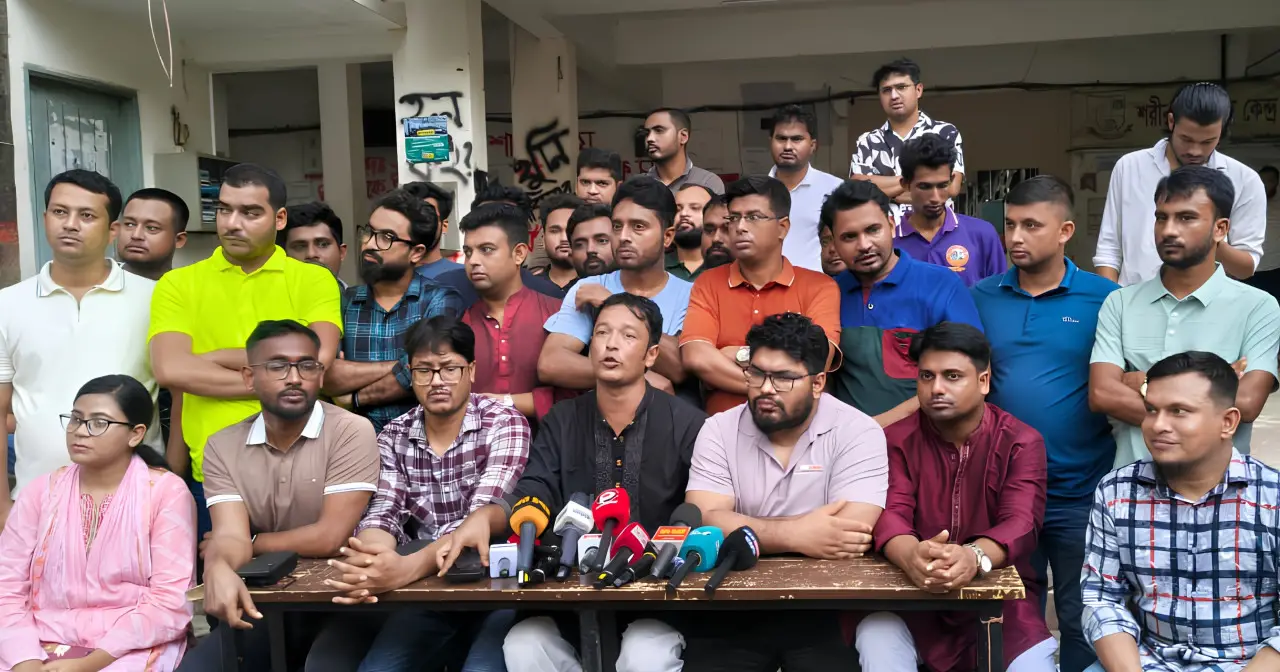 ‘সাধারণ শিক্ষার্থীদের হামলা থেকে শিবিরকে রক্ষা করেছে ছাত্রদল’: জবি ছাত্রদল
