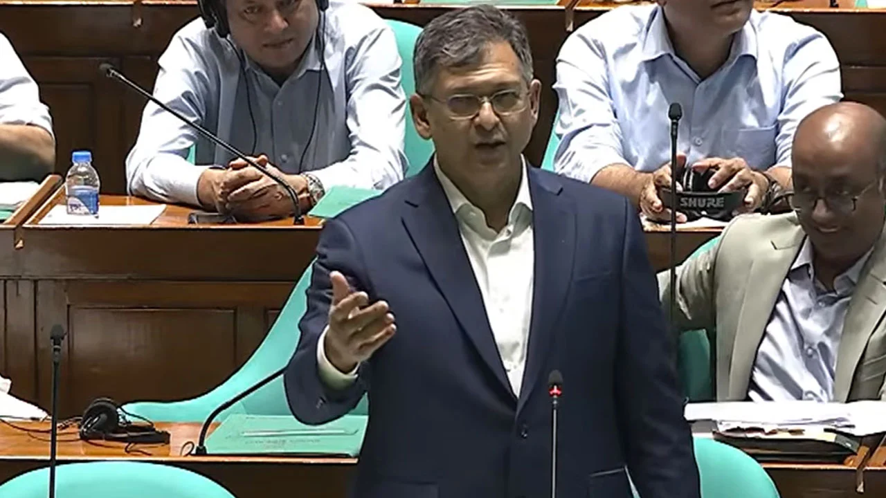 সুশাসন প্রতিষ্ঠায় সর্বোচ্চ অগ্রাধিকার দিয়ে কাজ করছে সরকার: স্বরাষ্ট্রমন্ত্রী