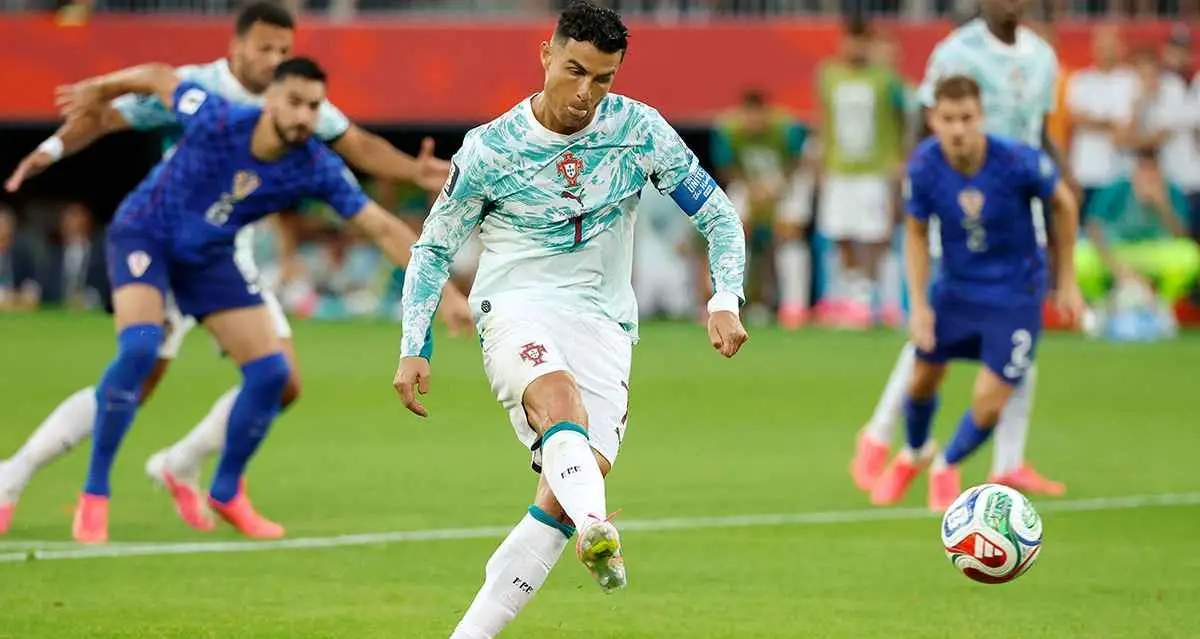 নকআউটে গোল খরা কাটালেন রোনালদো, ‘বিসমিল্লাহ’ উচ্চারণের দাবি ঘিরে আলোচনা
