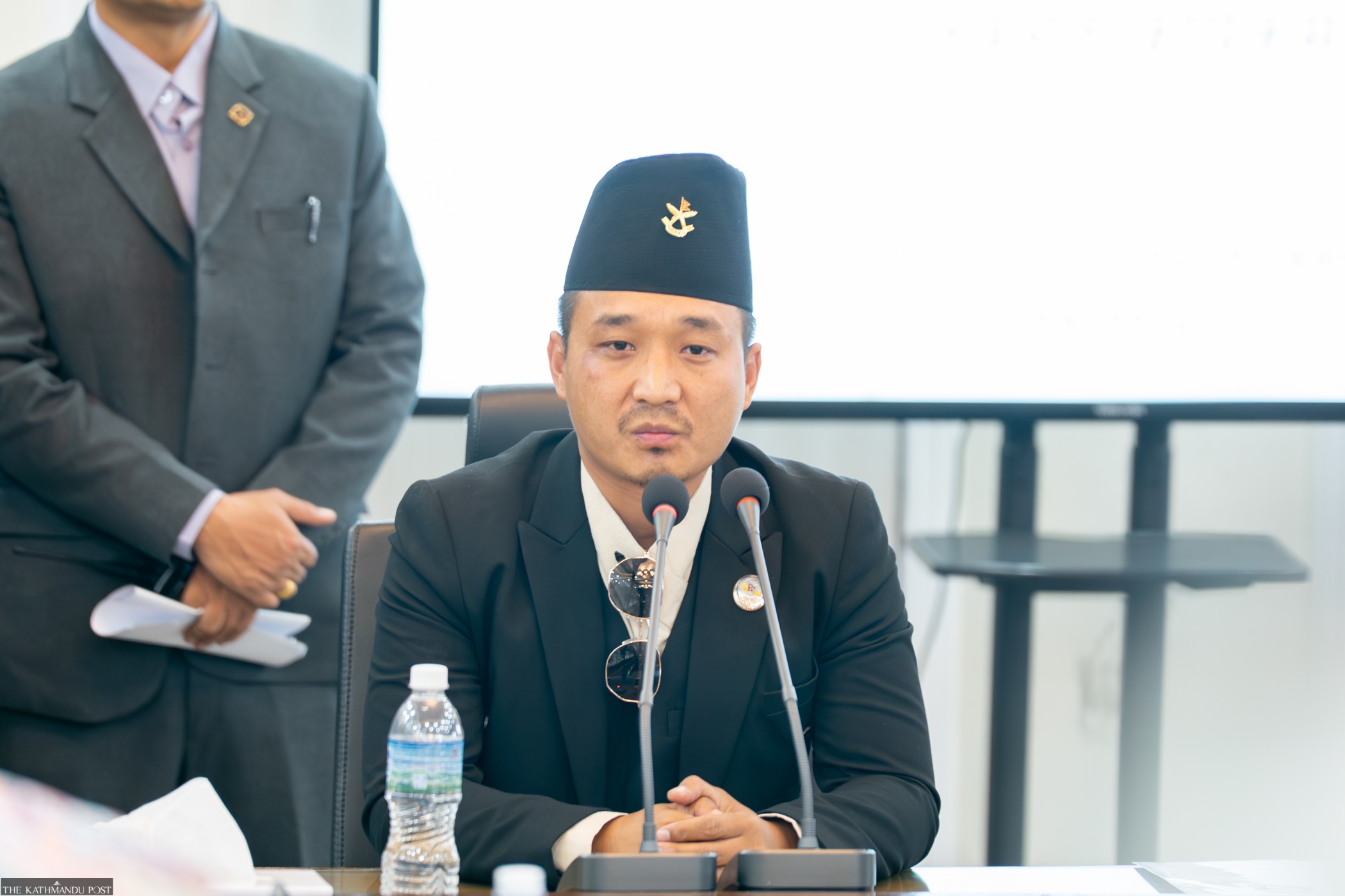 নেপালের স্বরাষ্ট্রমন্ত্রী সুধন গুরুংয়ের পদত্যাগ, বিনিয়োগ বিতর্কে রাজনৈতিক অস্থিরতা