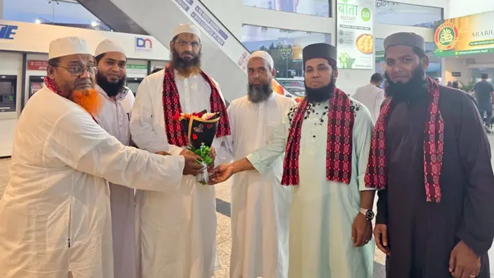 বন্যা-ভূমিধসে ক্ষতিগ্রস্তদের পাশে দাঁড়াতে নেপালে মামুনুল হক