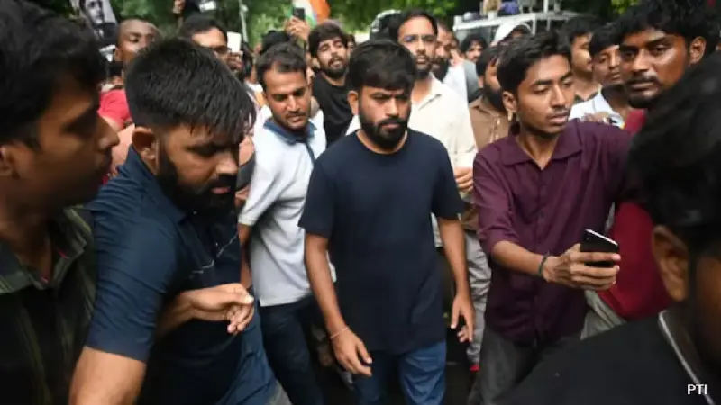 দেশজুড়ে সাংগঠনিক বিস্তারে জাতীয় ওয়ার্কিং কমিটি গঠন করল ককরোচ জনতা পার্টি