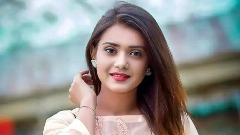 বাংলাদেশে নিজেকে নিরাপদ মনে করি না: তানজিন তিশা