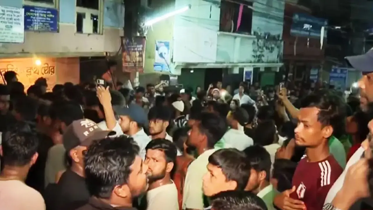 বাকলিয়ায় শিশু ধর্ষণের অভিযোগ ঘিরে রণক্ষেত্র