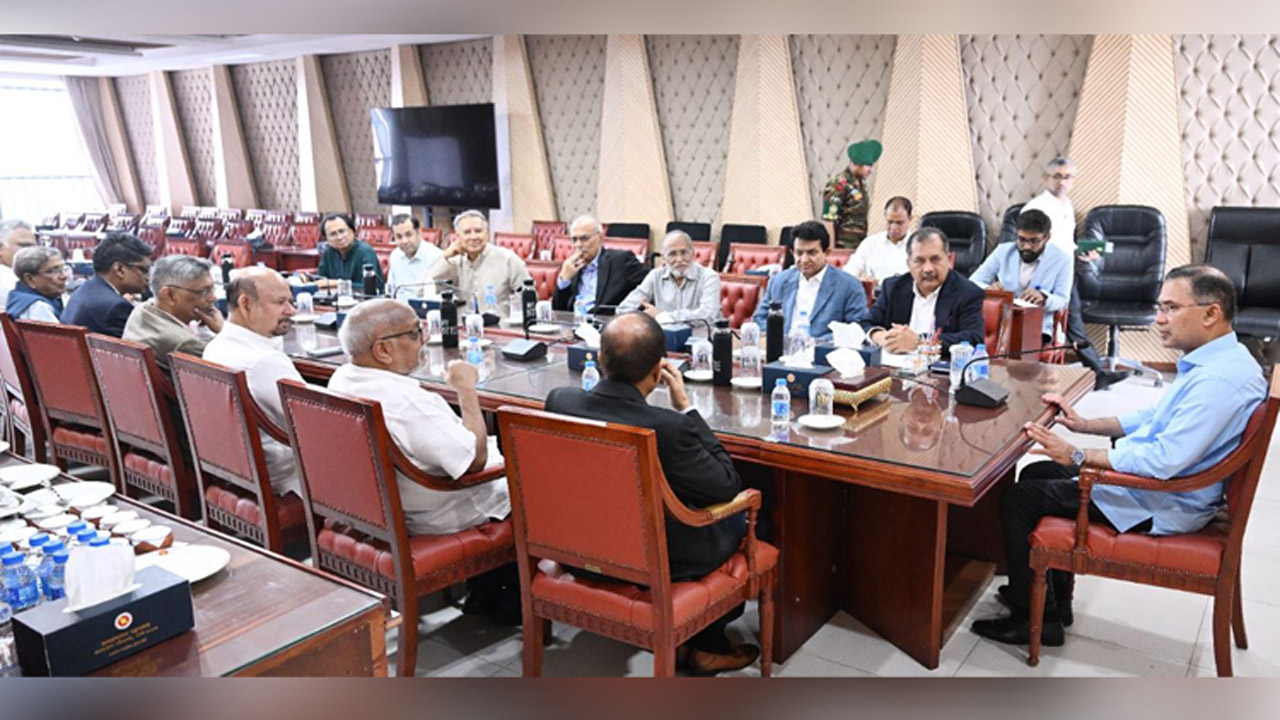 ‘সংবাদপত্রের স্বাধীনতায় অটল সরকার’-নোয়াবের সঙ্গে বৈঠকে প্রধানমন্ত্রী তারেক রহমান