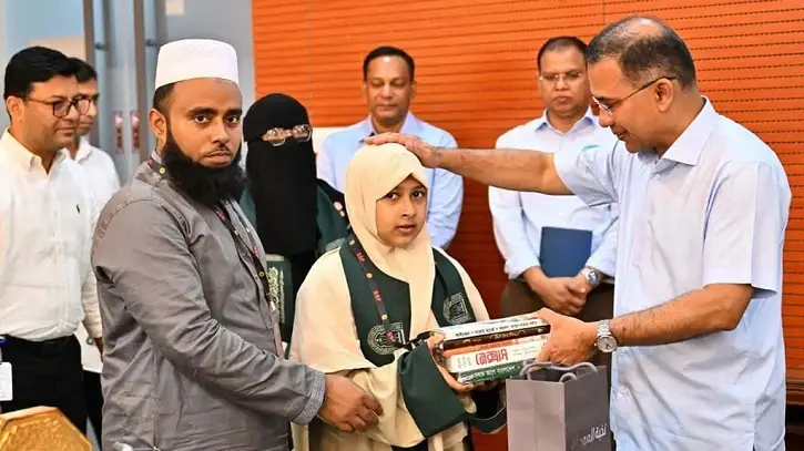 মেধা ও যোগ্যতার অর্জনকে রাষ্ট্রীয় স্বীকৃতি দেওয়ার চেষ্টা করবে সরকার