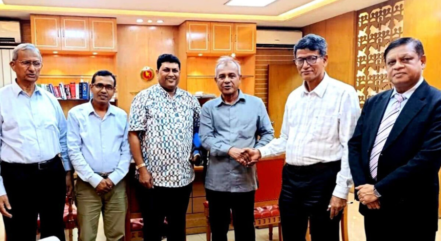 চট্টগ্রাম বিশ্ববিদ্যালয় ভিসি ও প্রোভিসির সঙ্গে স্বরাষ্ট্র ও শিক্ষা উপদেষ্টার মতবিনিময়