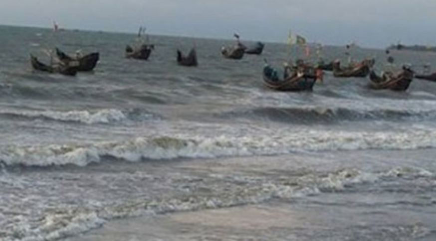 বঙ্গোপসাগরে নিম্নচাপ,৩ নম্বর সতর্ক সংকেত