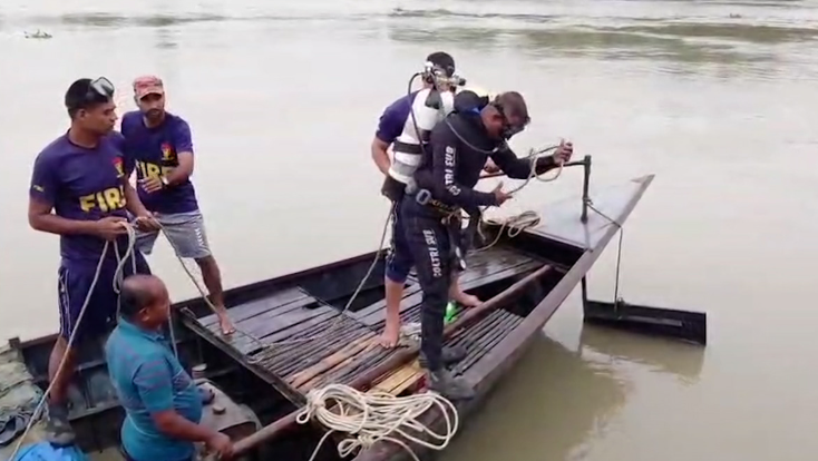 তুরাগে নৌকাডুবি: এক শিশুর মরদেহ উদ্ধার, নিখোঁজ ১