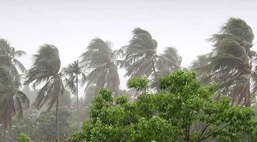 ঢাকাসহ ১৮ অঞ্চলে রাতভর ঝড়ের সতর্কতা: বাতাসের গতিবেগ ৬০ কিমি/ঘণ্টা