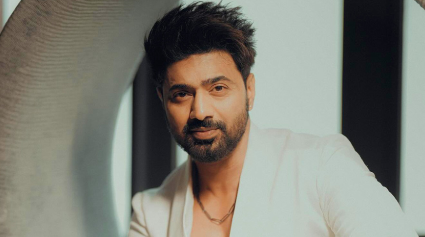 বিয়ের আগে বাবা হওয়া সম্ভব নয়: দেব