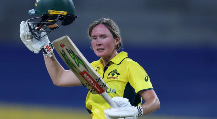 ৭৬/৭ থেকে ২২১: মুনির সেঞ্চুরিতে পাকিস্তানকে উড়িয়ে দিল অজিরা