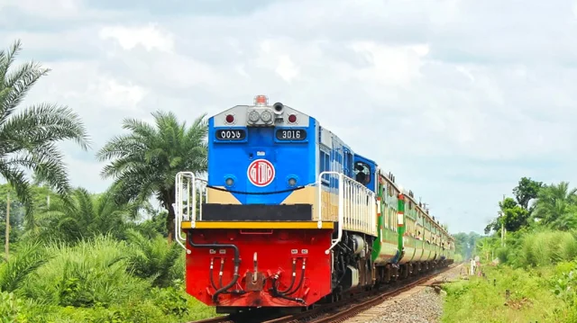 এখনই বাড়ছে না ট্রেনের ভাড়া