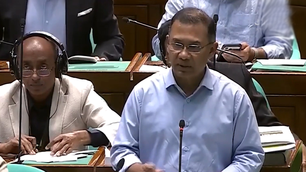 পুরনো সার ডিলার বাদ দিয়ে নতুন নিয়োগের উদ্যোগ সংসদে প্রধানমন্ত্রী