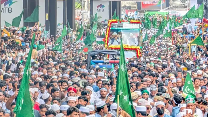 চট্টগ্রামে লাখো মানুষের অংশগ্রহণে ঐতিহ্যবাহী জশনে জুলুস