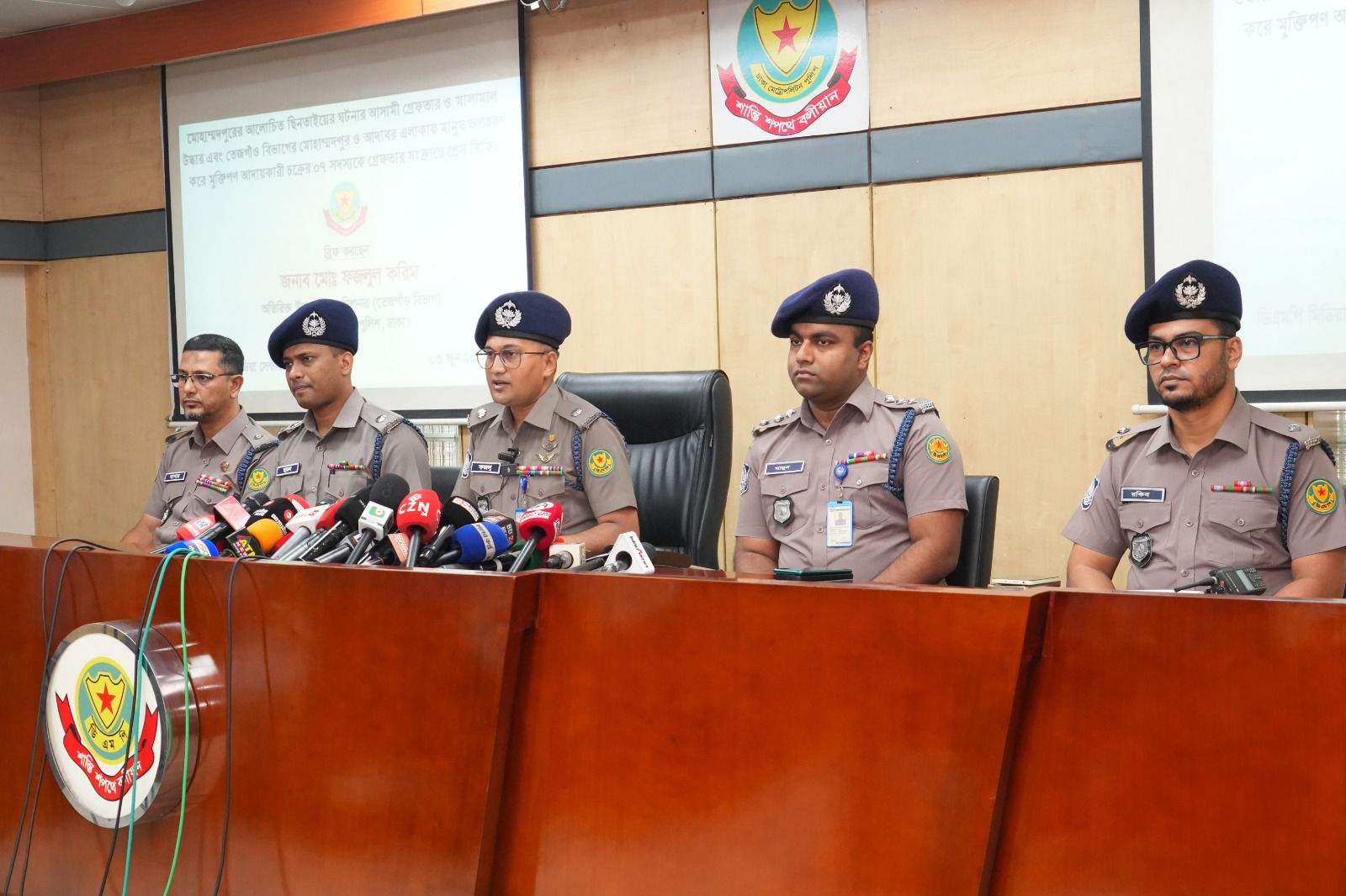 অপহরণ করে মুক্তিপণ আদায়কারী চক্রের সক্রিয় নয় সদস্যকে গ্রেফতার করেছে আদাবর থানা পুলিশ