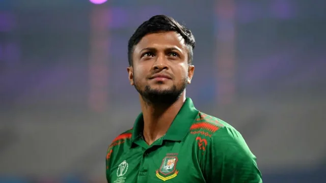 দেশে ফেরার সুযোগ না পাওয়ার পেছনে ‘ভয়ের’ কথা বললেন সাকিব আল হাসান