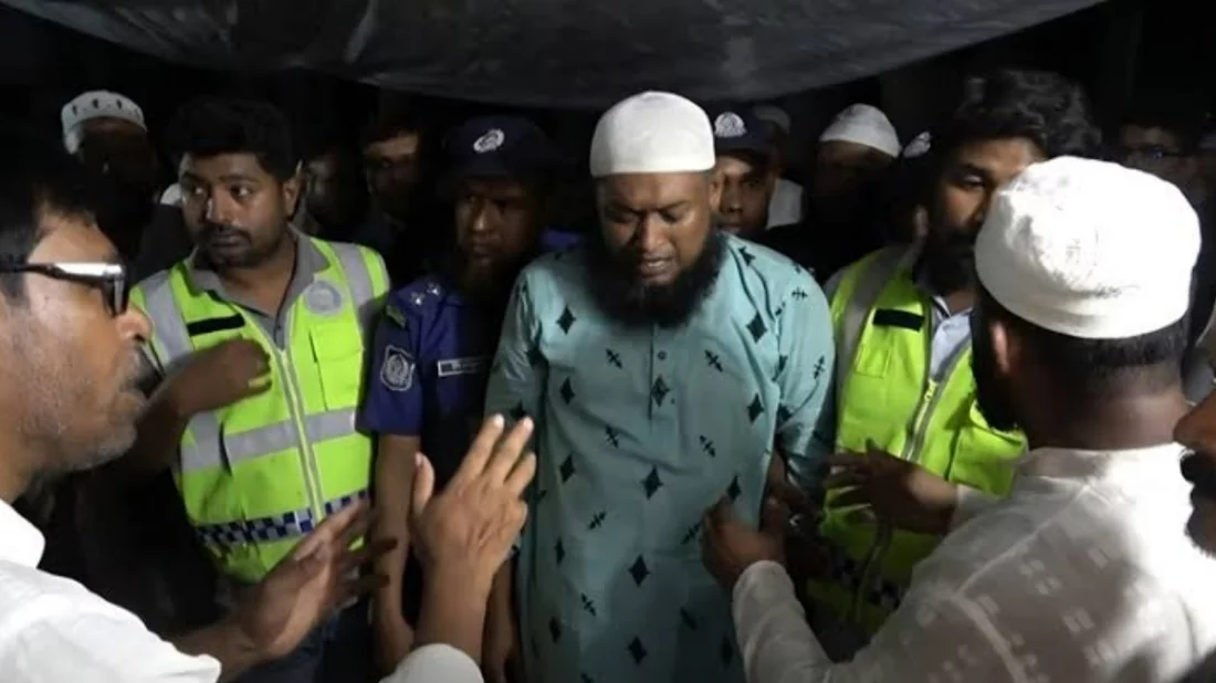বাবার দাফন শেষে কারাগারে ফিরলেন সাবেক ছাত্রলীগ নেতা