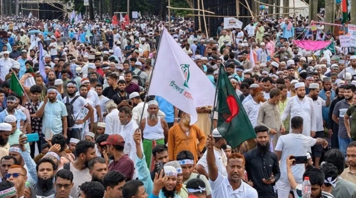 ছয় দফা দাবি আদায় না হওয়া পর্যন্ত রাজপথে থাকার ঘোষণা ১১ দলের