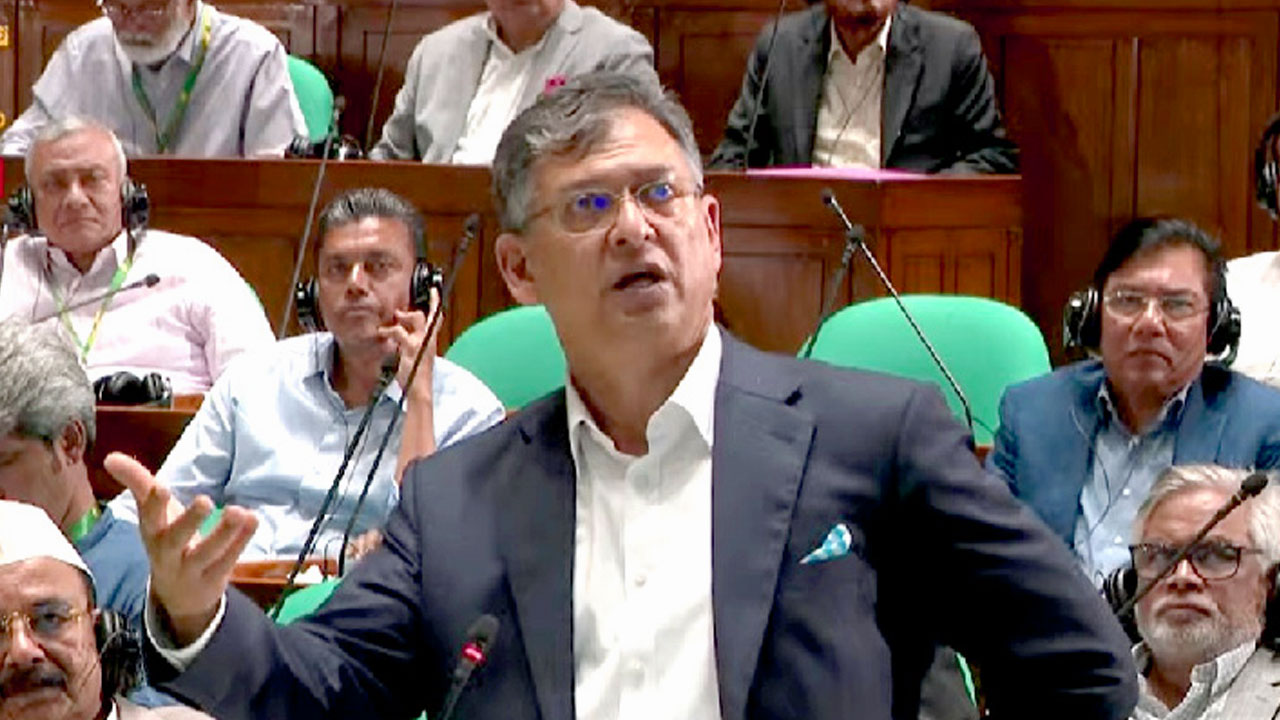 সাবেক ক্রীড়া উপদেষ্টা গায়ের জোরে বিসিবি দখল করেছিল: স্বরাষ্ট্রমন্ত্রী