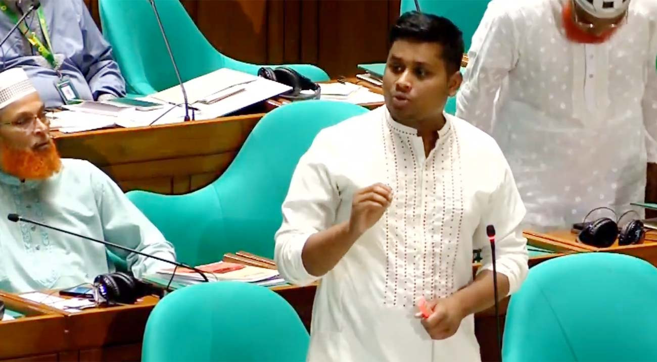 কুমিল্লা-সিলেট মহাসড়কের দেবিদ্বার অংশ দ্রুত সংস্কারের দাবি এমপি হাসনাত আবদুল্লাহর