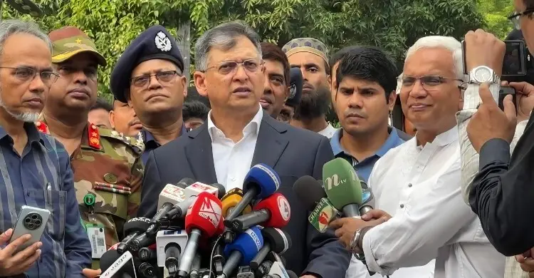 চাঁদাবাজ-সন্ত্রাসীদের না ধরলে আইনশৃঙ্খলা বাহিনীর বিরুদ্ধেও ব্যবস্থা: স্বরাষ্ট্রমন্ত্রী