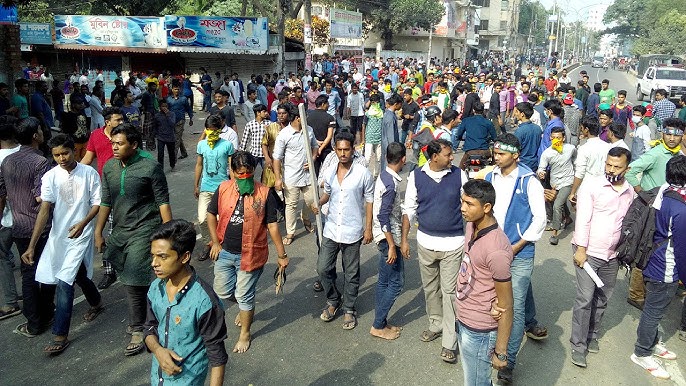 চট্টগ্রাম সিটি কলেজে গ্রাফিতি ঘিরে ছাত্রদল–শিবির সংঘর্ষ, গুরুতর আহত ১