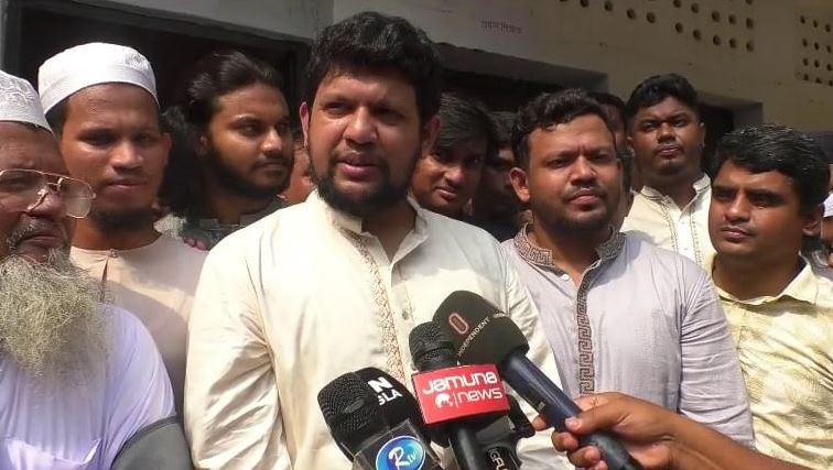 ‘আওয়ামী লীগ ব্যাক করেছে’ :মাহফুজ আলমের পোস্ট ঘিরে রাজনৈতিক আলোচনা